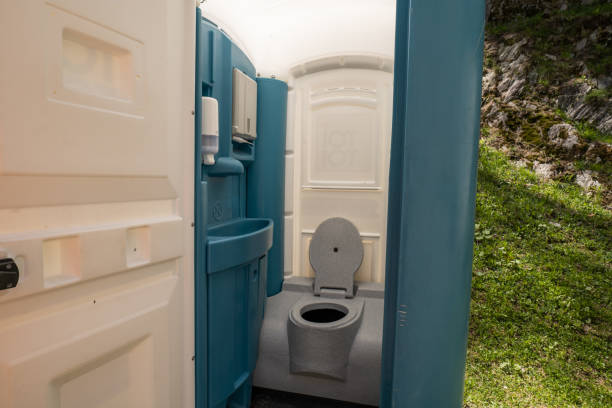 Best Portable restroom trailer rental  in Paw Paw, MI